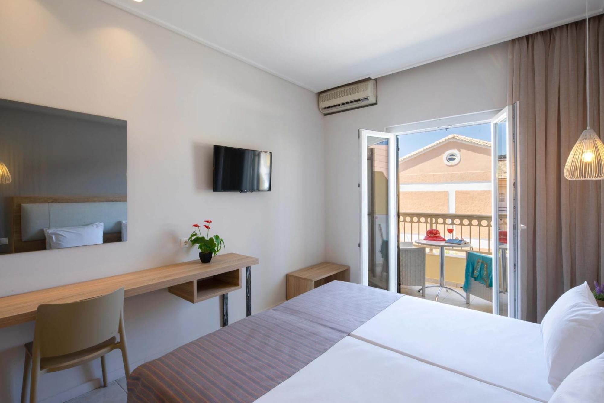 Hotel Rossis Mesongí المظهر الخارجي الصورة